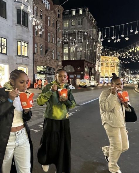 Friends Out Aesthetic, Friendship Asthetic Picture, Product Market Fit, Fashion Friends Aesthetic, Someone Great Aesthetic, Black Girls Having Fun Aesthetic, Nyc Aesthetic Black Women, Black Women Friend Group, Make Friends Aesthetic