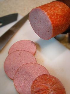 Tangy Pork Roll Time Again! Many photos...beware! Homemade Lunch Meat, Taylor Pork Roll, Diy Sausage, Breakfast Italian, Deli Meat Recipes, Breakfast Meats, Country Sausage, Taylor Ham, Cured Meat Recipes