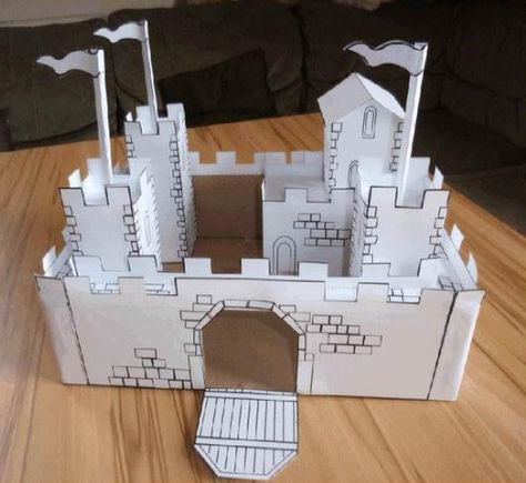 This easy-to-build Medieval Castle  is a  playset and also can be used at school , to show the  basic fundaments of this type of ancient s... Paper Castle Template, Castle Template, Paper Castle, Model Castle, 3d Castle, Castle Crafts, Castle Project, Cardboard Castle, Chateau Medieval