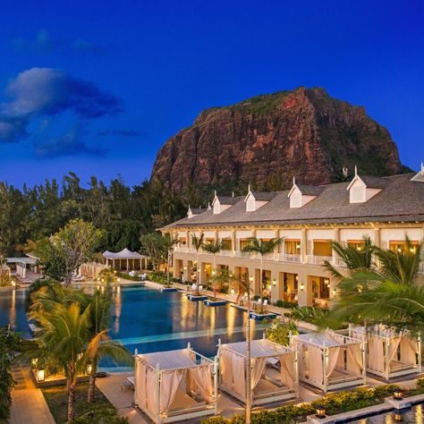 Mountain Honeymoon, Mauritius Resorts, Unique Honeymoon Destinations, Mauritius Honeymoon, Girls Bedroom Colors, Adventurous Honeymoon, Health Retreat, Luxury Bedroom Decor, Hotel Branding