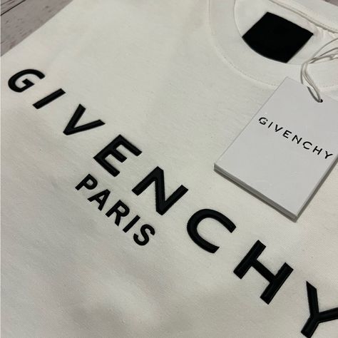 Size S Armpit To Armpit 20 100% Cotton Oversized Fit Crew Neckline Made In Portugal Designer Shirts, Givenchy Shirt, Givenchy Logo, Givenchy Paris, Cute Lazy Outfits, Lazy Outfits, Tshirt Logo, Oversized Fits, Givenchy