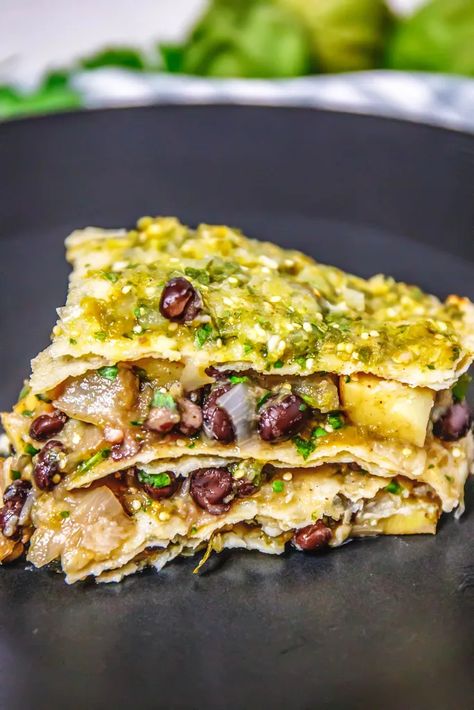 Plant Based Enchiladas, Vegan Mexican Casserole Recipes, Plant Based Casserole Recipes, Plant Based Mexican Recipes, Plant Based Casserole, Casserole Enchilada, Salsa Verde Enchiladas, Mexican Salsa Verde, Vegetarian Enchilada Casserole