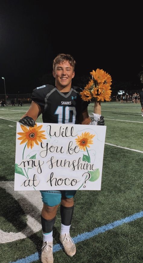 Country Homecoming Proposal, Girl Ask Guy, Asking To Homecoming, Hoco Signs, Creative Prom Proposal Ideas, Cute Hoco Proposals, Homecoming Poster Ideas, Bff Ideas, Cute Promposals