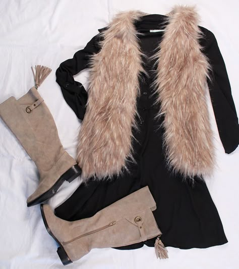 Fur Vest Outfits, Trendy Jackets, Vest Outfits, Closet Fashion, Fur Vest, My Wish List, Fall Winter Fashion, Fashion Winter, Fall Winter Outfits