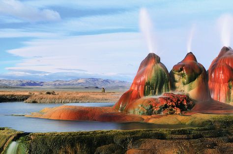 Fly Geyser Guide: Everything to Know About the Rainbow Geyser in Nevada - Thrillist Fly Geyser Nevada, Fly Geyser, Black Rock Desert, Road Trip Places, Toscana Italia, Mysterious Places, Roadside Attractions, Natural Phenomena, Alberta Canada