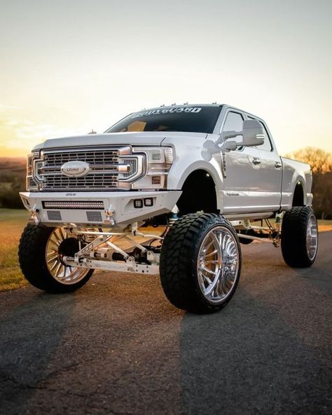 Lifted White Chevy Trucks, Cool Lifted Trucks, Big Diesel Trucks, Ford F 250 Super Duty Lifted Trucks, White Lifted Trucks, White Ford Truck, Ford F250 Lifted, Lifted Trucks Ford, Ford F 250 Super Duty