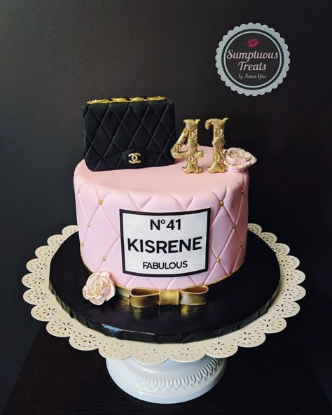 Channel Birthday Cake, Chanel Cake Ideas, Fashion Theme Cake, Shopping Theme Cake, Fashion Birthday Cake, Chanel Birthday Cake, Channel Cake, Melon Cake, Chanel Cake