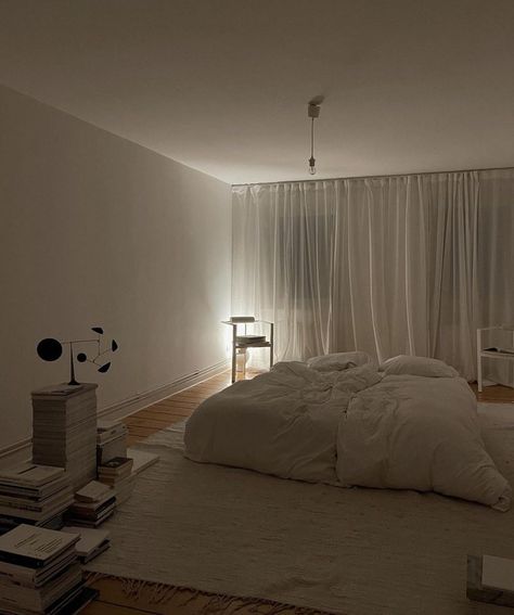 interior & architecture on Instagram: “@brendahashtag” Bed On The Floor Ideas, Minimal Bedroom, Aesthetic Rooms, 2025 Vision, Apartment Inspiration, Aesthetic Bedroom, Apartment Interior, Room Aesthetic, Minimalist Bedroom