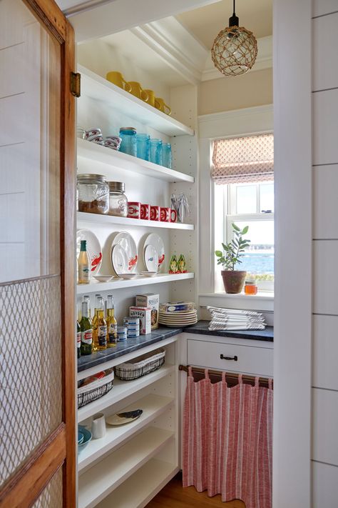 Walk in pantry with a old screen door kellyelko.com #pantry #kitchenpantry #kitchenorganization #organize Beach House Pantry, Old Beach House, Oceanfront Beach House, Old Screen Doors, Beach Style Kitchen, House Pantry, L Shaped Kitchen, Beach House Design, Pantry Design