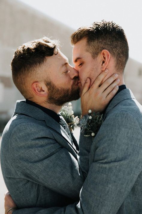 Rooftop romance from these newlyweds | Image by T&K Photography Gay Aesthetic, Men Kissing, Knoxville Wedding, Lgbt Love, Gay Romance, Lgbtq Wedding, Gay Wedding, Love Is Love, Two Men