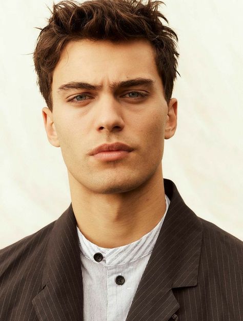 Evans Nikopoulos, Hunter Eyes, Psl Gods, Male Reference, Handsome Male Models, Eye Exercises, Character Inspiration Male, Effective Exercises, Grooming Tips