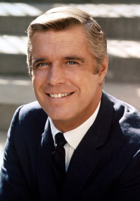 George Peppard, actor, born George Peppard Byrne, Jr. on Oct. 1, 1928 in Detroit, Michigan; died of pneumonia on May 8, 1994, aged 65, in Los Angeles. He graduated from Dearborn High School in Dearborn, Michigan, in 1946. After high school, he joined the US Marine Corps and served two years from 1946-48, before starting his acting career. He is best known for his role opposite Audrey Hepburn in Breakfast at Tiffany's (1961), and for his role in The A-Team television series. Klasik Hollywood, Blake And Ryan, George Peppard, Old Film Stars, Male Portrait Poses, After High School, Actors Male, Classic Actresses, Breakfast At Tiffany's