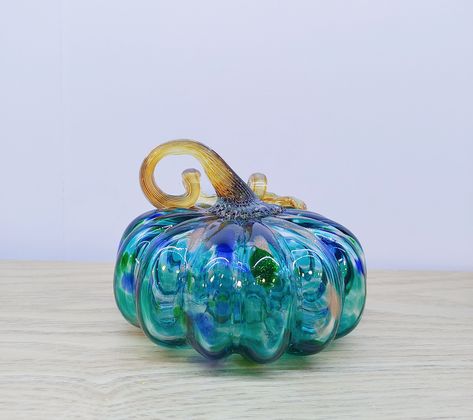 Glass Pumpkin Decor, Home Decor Indian Style, Home Decor Indian, Pumpkin Decorations, Stem Design, Dream Catcher Native American, Glass Pumpkins, Fall Halloween Decor, Indian Decor