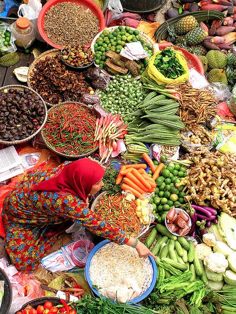 Market at Kota Bharu, Kelantan, Malaysia.  Best produce market I've ever been to, anywhere in the world -- and so photogenic.  © JAOS, 1992 Market Photo, Produce Market, Kota Bharu, Traditional Market, Magic Carpet, Homework, Around The Worlds, Mural, Carpet