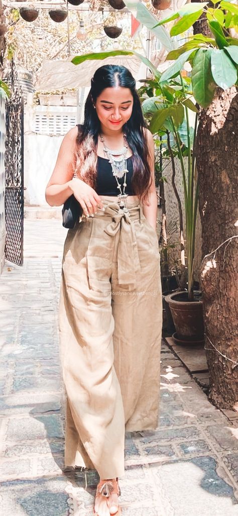 Prajakta Koli Outfits In Mismatched, Birthday Outfit For Office, Mismatch Outfit Ideas Women, Mismatch Day Outfit Ideas College, Mismatch Outfit Ideas For College, Mismatched Outfit Ideas, Prajakta Koli Outfits Casual, Mismatch Day Ideas College, Mostlysane Outfits