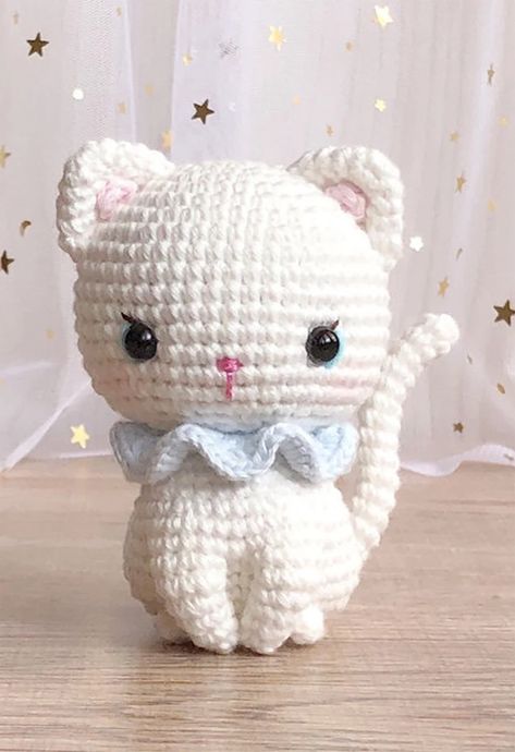 11 Crochet Cat Patterns -Amigurumi Tips - A More Crafty Life Crochet Cat Patterns, Totoro Crochet, Kat Haken, Seni Korea, Cat Patterns, Crochet Cat Pattern, Pola Amigurumi, Adorable Crochet, Crochet Amigurumi Free Patterns