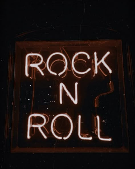 Asthetic Playlists Cover, Classic Rock Aesthetic, Rock And Roll Aesthetic, Rockstars Gf, Rock N Roll Aesthetic, Rosé Core, 1980 Toys, Moody Aesthetic, Rock Aesthetic