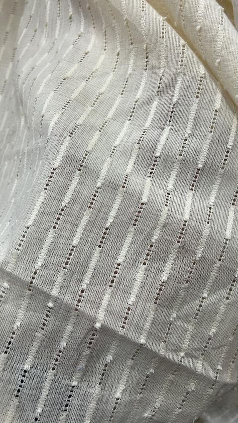 Leno Weave, Paper Yarn, Kerala Saree, Fabric Patterns Design, Linen Fabrics, Fabric Ideas, Weave Pattern, Phone Wallpaper Images, Weaving Patterns