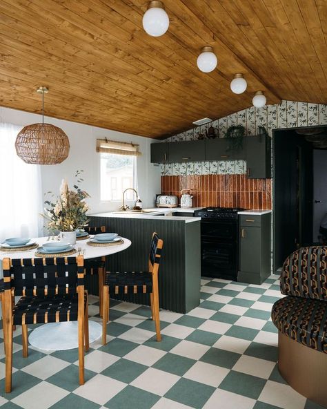 Pin It • Instagram Static Caravan Interior, Green Kitchen Cabinet, Dark Green Kitchen, Static Caravan, Caravan Home, Caravan Makeover, Caravan Renovation, Caravan Interior, London Kitchen