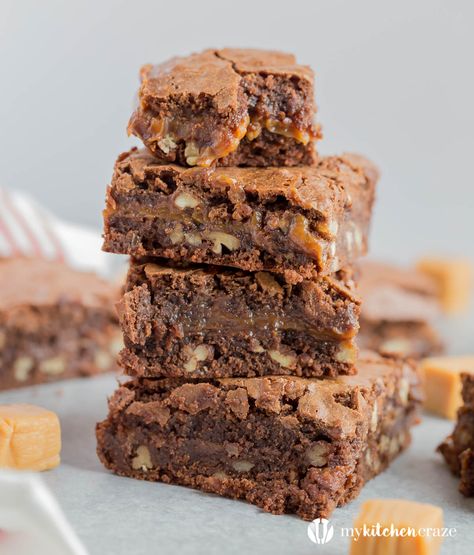 Caramel Pecan Brownies are soft, chewy, chocolate-y with caramel and pecans. These take regular brownies to the next level! Marshmallow Blondies, Caramel Pecan Brownies, Regular Brownies, Pecan Brownies Recipe, Pecan Brownies, Chorizo Breakfast, Dessert Inspiration, Caramel Bits, Rich Desserts