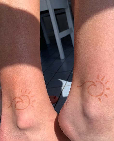 Maching Tattoos Henna, Easy Hannah Tattoos, Best Friend Henna Designs, Easy Hannah Designs For Beginners, Wave Henna Designs, Henna Summer Tattoos, Beach Henna Tattoos Summer, Cute Summer Henna Tattoos, Henna Tattoo Designs Matching