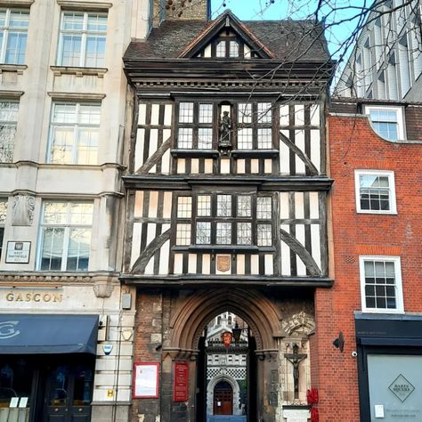 Tudor Buildings, Inns Of Court, Tudor Architecture, Knights Hospitaller, London Living, London History, Famous Architects, Watercolour Inspiration, Tudor House