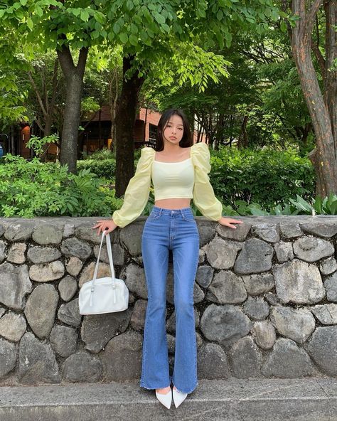 Casual Dinner Outfit Jeans, เสื้อผ้า Kylie Jenner, Photographie Portrait Inspiration, Fashion Top Outfits, Casual Day Outfits, Fashion Mistakes, Beauty Collection, Teenage Fashion Outfits, Casual Style Outfits