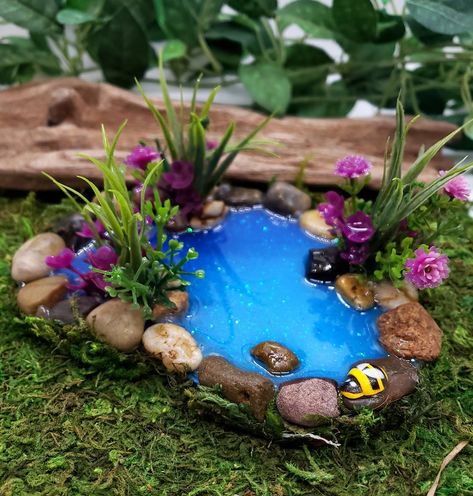 Fairy Garden Pond, Pond Fairy, Fairy Tree Houses, Garden Waterfall, Fairy Garden Crafts, Fairy Garden Designs, Fairy Furniture, Mini Fairy Garden, Fairy Garden Supplies