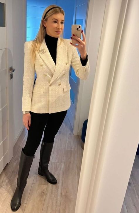 korean outfit style Looks Blazer, White Blazer Outfit, White Blazer Outfits, Outfit Informal, White Jackets, Puffer Jacket Outfit, Soft Opening, Stylist Outfit, Classic Style Outfits