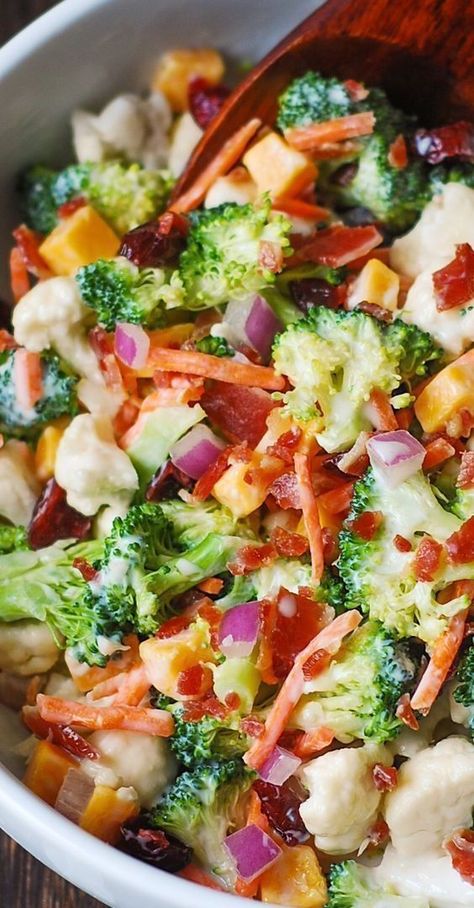 Broccoli and Cauliflower Salad with Cheddar Cheese, Bacon, Cranberries, Carrots, Red Onions, and easy homemade dressing in a bowl. Salad With Cheddar Cheese, Broccoli And Cauliflower Salad, Salad Kale, Broccoli Cauliflower Salad, Broccoli And Cauliflower, Vegetable Salad Recipes, Broccoli Salad Recipe, Salad Pasta, Cauliflower Salad