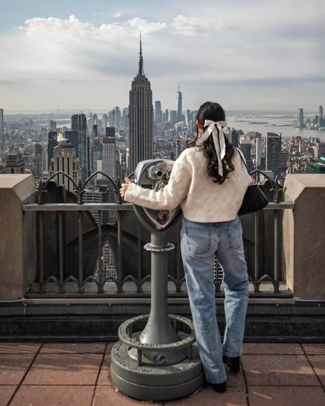 Is it even a trip to New York if you don’t head to an observation deck for those city views? It’s old school, but I always love popping up to @topoftherocknyc. The retro binoculars make for a great photo prop, and it looks out so perfectly over the Empire State Building. #newyorkcity #newyorknewyork #newyork_instagram #topoftherock #nycarchitecture #newyorkstateofmind #newyorkcityphotography #newyorktravel #newyorktrip #newyorkexplored #newyorkskyline #visitnewyork #visittheusa #sheisnotlost... Travel New York Aesthetic, Nyc Observation Deck, New York Reference Photo, Empire State Building Picture Ideas, New York Travel Aesthetic, New York Photo Dump, New York Inspo Pics, Empire State Building Observation Deck, New York Instagram Pictures