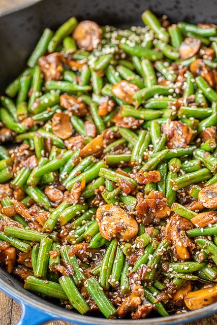 Teriyaki Green Beans Teriyaki Green Beans, Green Bean Dishes, Asian Side Dishes, Bean Recipe, Plain Chicken, Green Bean Recipes, Veggie Side Dishes, Teriyaki Sauce, Green Bean