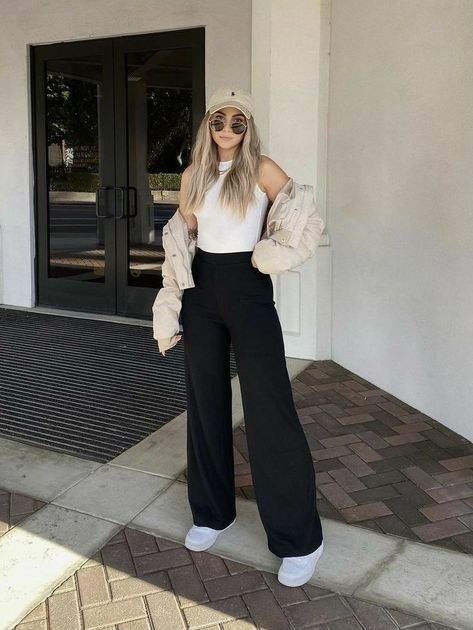 Palazzo Outfit Casual, Palazzo Pants Outfit, Culottes Outfit, Aesthetic Vogue, Outfit Elegantes, Outfits Con Jeans, University Outfit, Fashion Hair, Mode Fashion