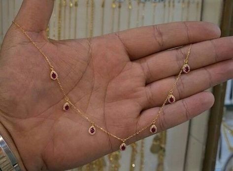 Dainty Indian Jewelry, Baby Chains Gold, Fancy Chains Gold, Small Gold Jewelry Simple Necklace, Indian Gold Necklace Designs Simple, Simple Chain Designs Gold, Jewllary Design, 10 Gms Gold Necklace, Jwellary Design