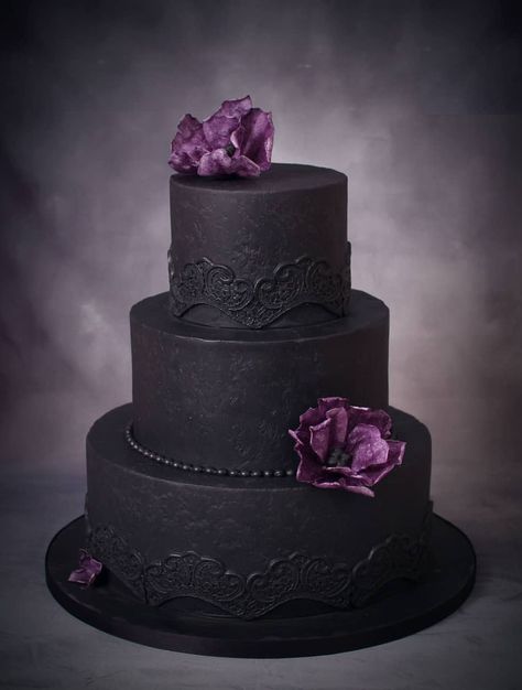 Black And Purple Wedding Cake, Dark Purple Wedding Theme, 20th Cake, Purple Wedding Cupcakes, Copper Wedding Cake, Gothic Wedding Cake, Dark Royalty, Dark Purple Wedding, Gothic Cake