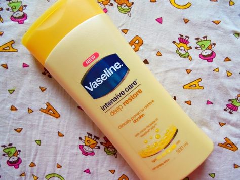 Vaseline Intensive Care Deep Restore Non-greasy Lotion Review Vaseline Lotion, Bee Business, Vaseline Intensive Care, African Skirts, Homemade Lotion, Aesthetic Amazon, Homemade Beauty Tips, Smells Good, Amazon Beauty