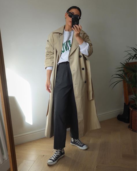 Beige trench coat. Emswells Style, Casual Trench Coat Outfit, Trench Coat Street Style, Missguided Outfit, Autumn 23, Tailored Style, Trench Coat Outfit, Mom Fashion, Winter Ideas