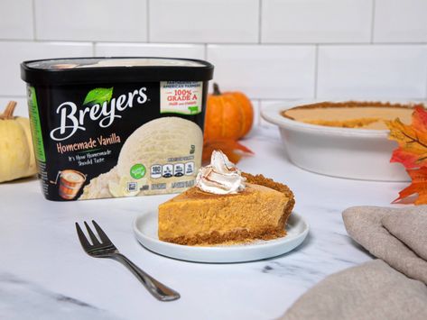 Pumpkin Pie Ice Cream Cake, Pumpkin Ice Cream Pie, Fruits With Low Sugar, Breyers Ice Cream, Pumpkin Pie Ice Cream, Ice Cream Pie, Gifts 2021, Pumpkin Ice Cream, Ice Cream Cake Recipe