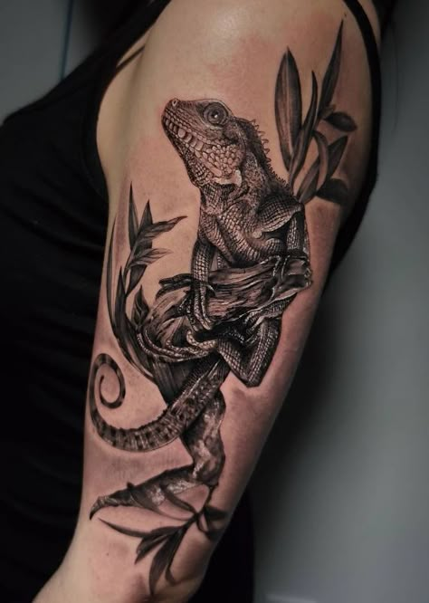 Iguana Tattoo, Chameleon Tattoo, Virgo Tattoo Designs, Lizard Tattoo, Le Tattoo, Animal Sleeve Tattoo, Father Tattoos, Tattoos Meaning, Family Tattoo Designs