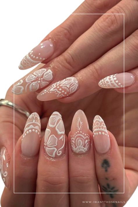 boho lace nails Bohemian Nails, Lace Nail Design, Mandala Nails, Indian Nails, Lace Nail Art, Henna Nails, Boho Nails, Retro Nails, Graduation Nails