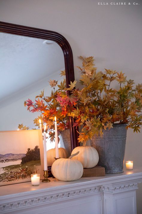 31 Best Fall Decorating Ideas For 2024 To Make Your Home Cozy Fall Room Decor, Fall Room, Halloween Decor Diy, Living Vintage, Cozy Fall Decor, Fall Mood Board, Fall Bedroom, Fall Mood, Fall Mantel