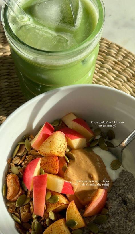 #TheHealthyFood Apple Chia Pudding, Pudding Yogurt, I Lost 100 Pounds, Food Advice, Lost 100 Pounds, Fall Breakfast, Iced Matcha, Yogurt Bowl, Healthy Food Motivation