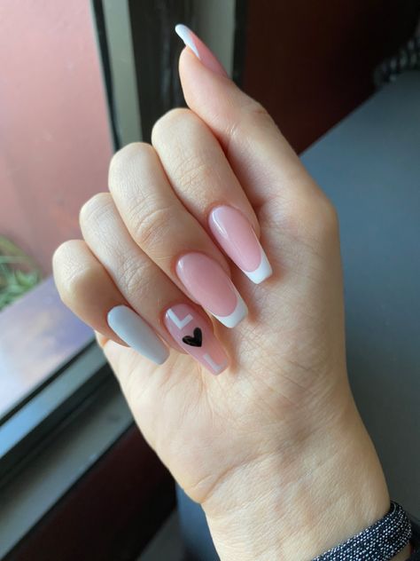 Nails With L Letter, Letter L On Nails, L Nails, Acrylic Nails Coffin Short, Letter L, Baby Boomer, Acrylic Nails Coffin, French Nails, Lettering Design