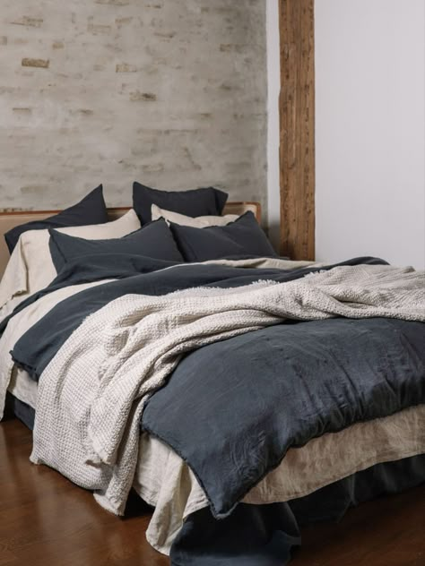 Blue Gray Bedding Ideas, Dark Grey Bedspread, Charcoal Bedding Layered, Mens Dark Bedding, All Gray Bed, Bed With Grey Sheets, Bed Set Comforter, Bedding Ideas For Grey Walls, Bedding Ideas For Men