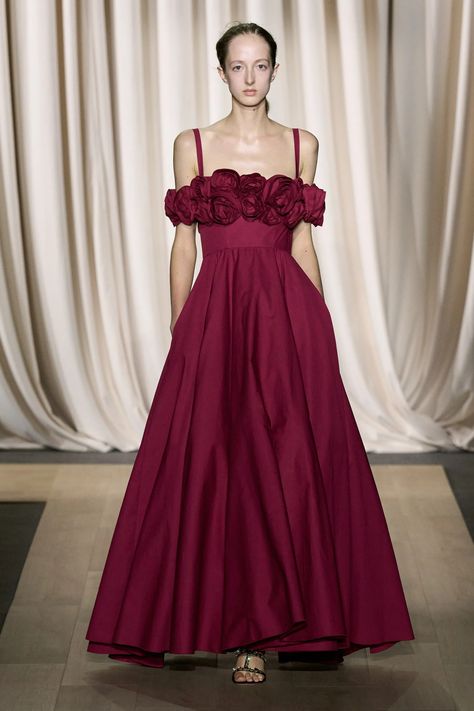 Long Ball Dresses, Giambattista Valli Haute Couture, Moda Paris, Spring Couture, Top Design Fashion, Giambattista Valli, Feminine Dress, Red Carpet Dresses, Spring 2024