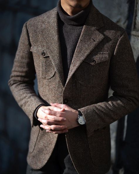 Luxury Menswear-inspired Tweed Jacket For Formal Occasions, Luxury Menswear-inspired Tweed Jacket For Business Casual, Tweed Blazer Men, Groom Winter Wedding, Wedding Blazer, Men Suit Wedding, Brown Tweed Blazer, Bespoke Semi-formal Tweed Jacket With Notch Lapel, Grey Pants Outfit