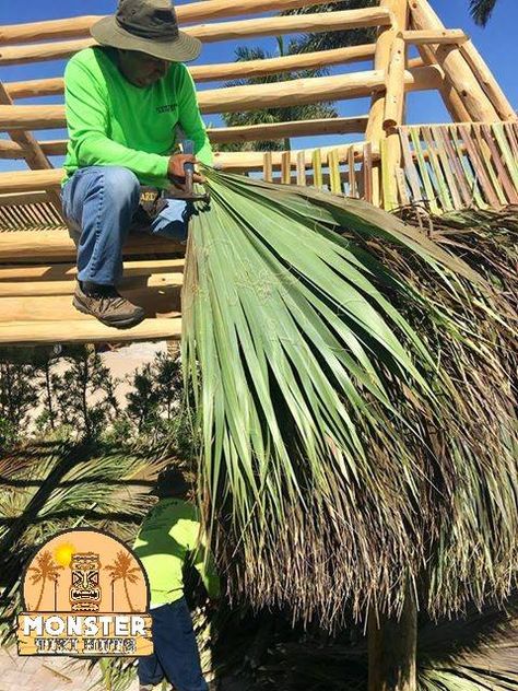 Tiki Hut Backyard, Tiki Hut Ideas, Diy Tiki Hut, Tiki Umbrella, Building A Wooden House, Florida Decor, Cool Restaurant, Outdoor Paradise, Tiki Hut