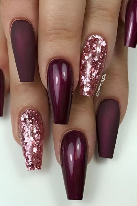 When it comes to burgundy chrome nails, there are so many design possibilities to choose from. Whether you prefer simple, elegant nails or something more detailed and artistic, the options are endless. Burgundy chrome gives off a high-shine, almost mirror-like effect that’s perfect for showcasing your nail art.  Some popular designs include adding intricate details like metallic stripes, tiny rhinestones, or subtle glitter accents. You can also try geometric patterns or mix in other colors like Dramatic Nails Designs, Plum Nails With Design, Burgundy Chrome Nails, Red Wedding Nails, Simple Elegant Nails, Neutral Nail Art Designs, Burgundy Acrylic Nails, Chrome Nail Designs, Plum Nails