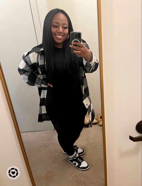 Dunks Outfit School, Nike Fall Outfit, Black Jumpsuit Outfit Fall, Black Jumpsuit Outfit Casual, Women Dunks, Fall Looks For Black Women, Concert Outfit Black Women, Skirt Outfits Black Women, Jumpsuit Outfit Fall