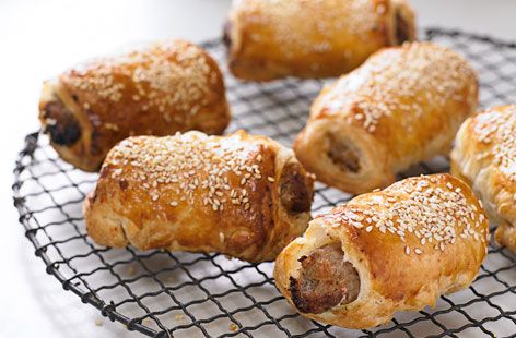 A simple Fay Ripley's sausage rolls on the run recipe for you to cook a great meal for family or friends. Buy the ingredients for our Fay Ripley's sausage rolls on the run recipe from Tesco today. Beef Sausage Rolls, Best Sausage Roll Recipe, Homemade Sausage Rolls, Sausage Rolls Recipe, Best Sausage, Sausage Roll, Tesco Real Food, Beef Sausage, Easy Party Food